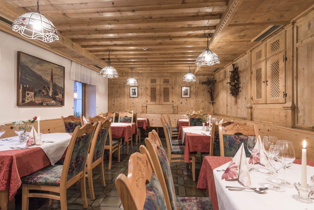 Hotel Goldener Löwe - Anno 1773 Silandro Esterno foto